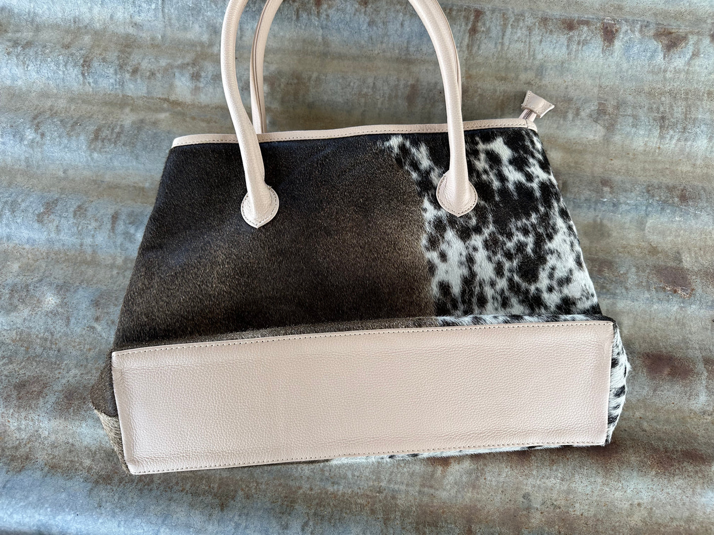 Cowhide Shoulder Bag 01