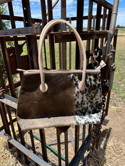 Cowhide Shoulder Bag 01