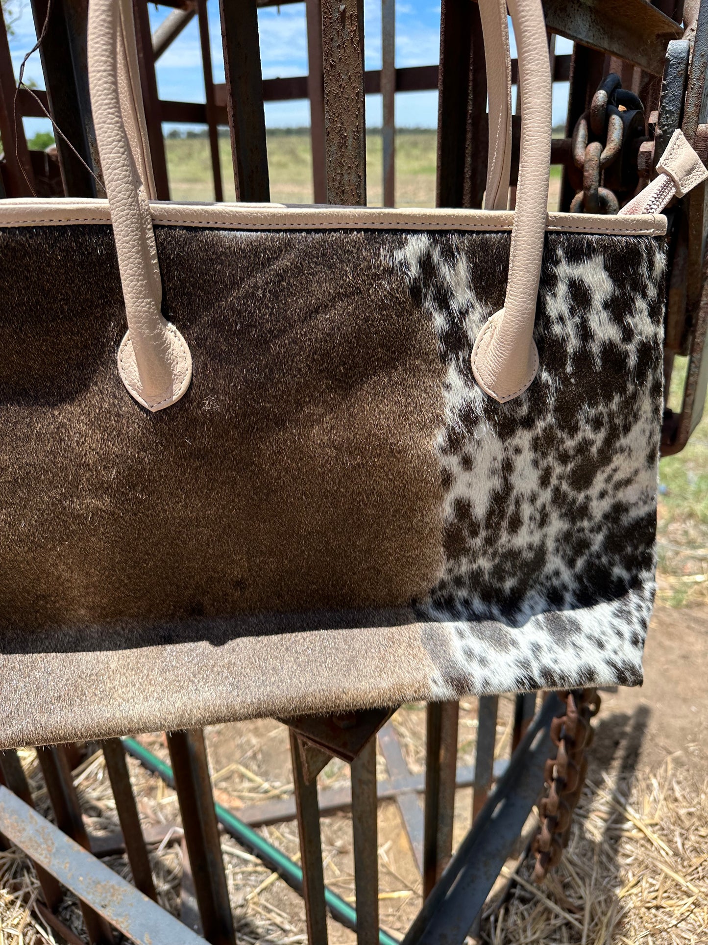 Cowhide Shoulder Bag 01